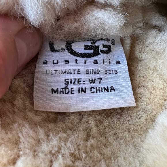 UGG Short Boots Chestnut Color with DrawString & Beads - Picture 7 of 7